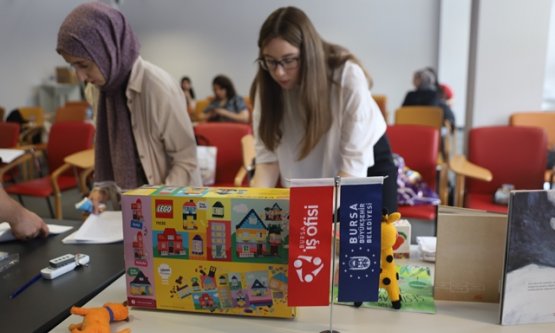 Bursa Büyükşehir Belediyesi'nden İş Arayanlara Destek: Çocuk Bakım Elemanı Eğitimi Tamamlandı!