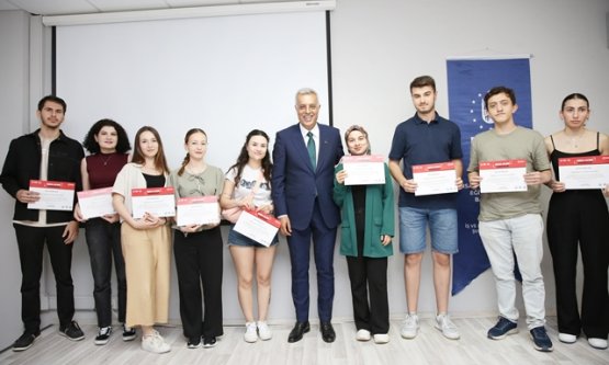 Bursa Büyükşehir ve Uludağ Üniversitesi'nden Öğrencilere Kariyer Desteği: İş Hayatına Hazırlık Seminerleri!