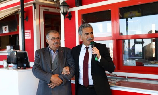 Gemlik Belediye Başkanı Deviren Muhtarlarla Buluştu: Sokak Hayvanları ve Körfez Temizliği Gündemde!