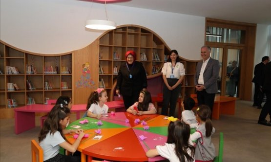 İnegöl Belediyesi'nden Anneler Gününe Özel: Çocuklar İçin El Yapımı Kağıt Çiçek Buketi Atölyesi Düzenlendi