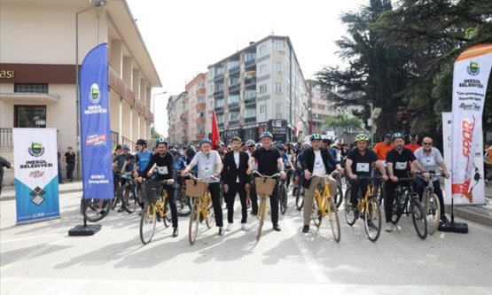 İnegöl'de 'Ne Kadar Az Karbon, O Kadar Temiz Hava' Bisiklet Turu: Çevre Günü Coşkusu!