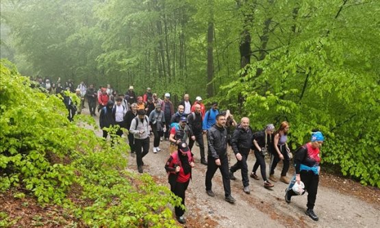 İnegöl Gençlik Haftası Başladı: Geleneksel Doğa Yürüyüşünde Doğal Güzellikler Keşfedildi