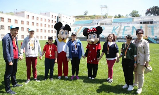 Nilüfer'de Engelliler Haftası Özel Eğitim Kurumları Spor Günü Coşkusu: Öğrenciler Yeteneklerini Sergiledi