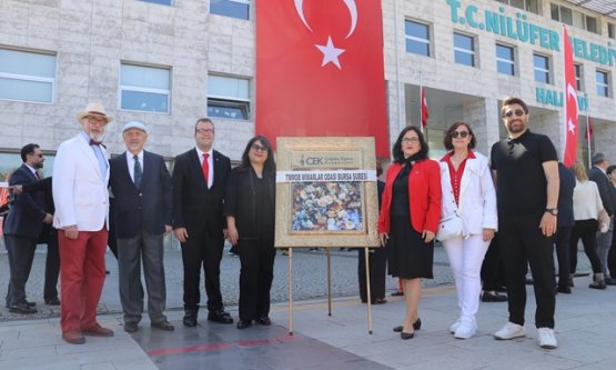 TMMOB Mimarlar Odası Bursa Şubesi'nden 19 Mayıs'ta Anlamlı Tören: Ata'nın Huzuruna Çelenk Sundular