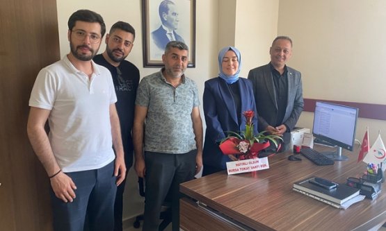 Tokat Vakfı Bursa Şubesi'nden Anlamlı Ziyaret: Tuğba Aktaş'a 'Hayırlı Olsun' Dilekleri!