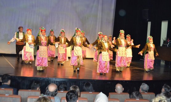 Türk Eğitim-Sen'den Bursa'da 'Dizelerden Ezgilere Adım Adım Anadolu' Şöleni: Öğretmenler Sahnede Coşturdu!