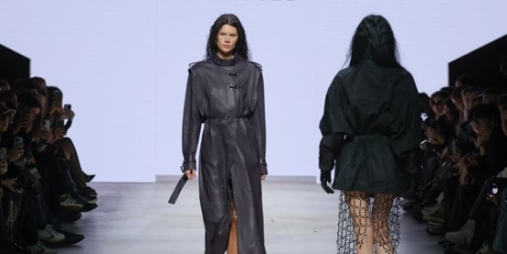 Türk Moda Tasarımının Öncü İsmi Emre Erdemoğlu, İlk Kadın Koleksiyonu 'Barlas'ı Bakü Moda Haftası'nda Tanıtıyor