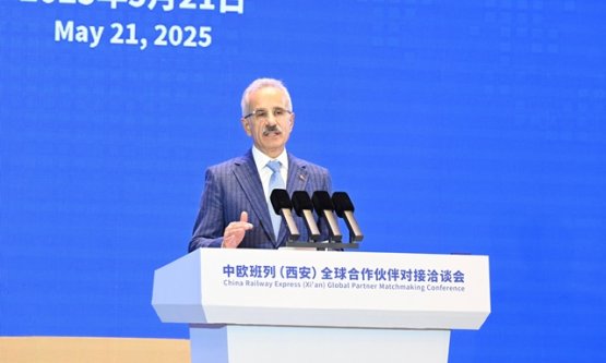 Ulaştırma Bakanı Uraloğlu: Türkiye, Çelik İpek Yolu'nun Kilit Ülkesi!