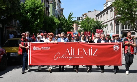 Yıldırım'da 'Ailemiz Geleceğimiz' Yürüyüşü: Aile Haftası Coşkusu!