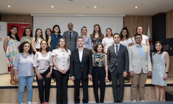 Akbank Dönüşüm Akademisi Girişimci Kadın Programı Bursa'da Başladı: Kadın Girişimciler Güçleniyor!