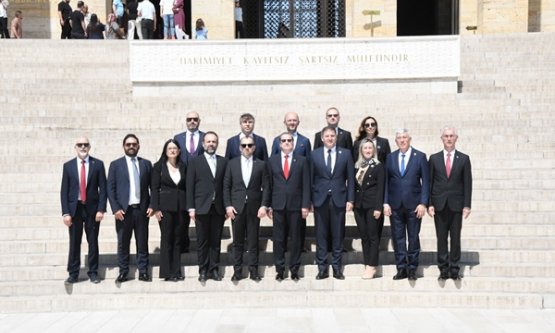 BALKANTÜRKSİAD Yönetim Kurulu'ndan Anıtkabir'e Anlamlı Ziyaret: Atatürk'ün Mirasına Bağlılık Vurgulandı