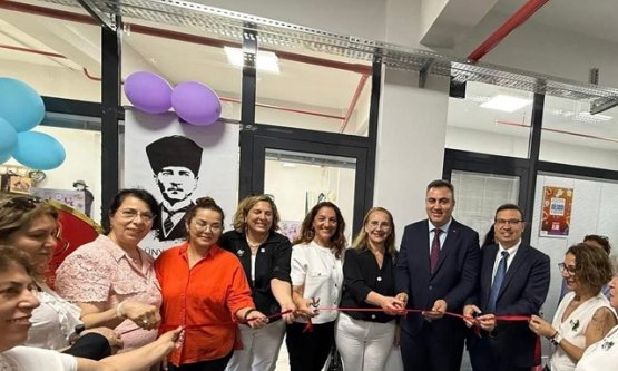 CHP Nilüfer Kadın Kollarından Yıl Sonu Sergisi: 'Bu Yalnızca Bir Sergi Değil, Bir Duruş!'