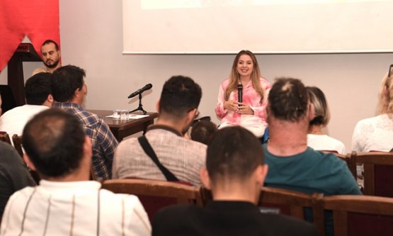 Dünyanın İlk Engelli Kadın Ralli Pilotu Kübra Denizci Keskin: 'Hayallerimin Peşinden Giderken Birçok Engelliye Umut Oluyorum'