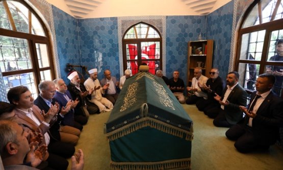 İnegöl'ün Fatihi Turgut Alp Dualarla Anıldı: 5 Bin Kişilik Pilav İkramı ve Mehter Coşkusu!