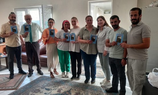 Kültür Sanat Derneği'nden Anlamlı Buluşma: Nihal Cevher İlk Şiir Kitabını İmzaladı, SMA'lı Çağın Ata'ya Destek Çağrısı Yaptı!