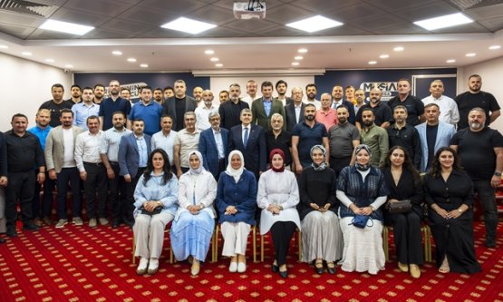 MÜSİAD Bursa'dan 'Kurumsal Dönüşüm ve Yönetişim' Konferansı: İş Dünyası Liderleri Bir Araya Geldi