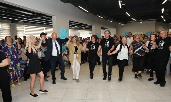 Nilüfer Belediyesi Beşevler Olgun Gençlik Merkezi'nden Yıl Sonu Gururu: 680 Kursiyer Yeteneklerini Sergiledi!