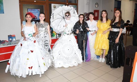 Osmangazi Belediyesi'nden Dünya Çevre Günü'nde Anlamlı Etkinlik: Çınar Anadolu Lisesi Öğrencileri Geri Dönüşüme Dikkat Çekti!