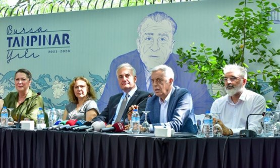 ''Bursa'da 'Tanpınar Yılı' Başladı: Büyükşehir Belediyesi'nden Edebiyata Saygı Duruşu!