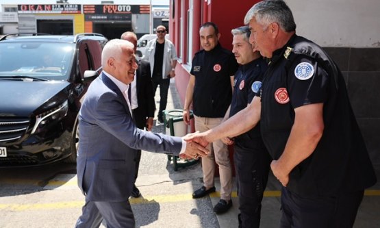 Bursa İtfaiyesi Güçleniyor: 4 Yeni Hidrolik Merdivenli Araç Filoya Katılıyor!