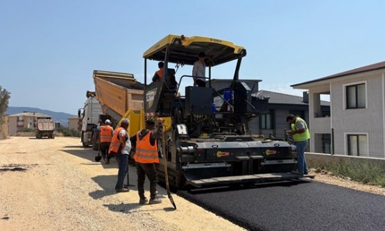 Gemlik'te Kuzey İmar Planları Bölgesi'nde Asfalt Çalışmaları Hız Kesmeden Devam Ediyor!