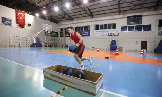 İnegöl Belediyesi'nden Gençlere Spor Kariyeri Desteği: Başarılarla Dolu Hazırlık Kursları!