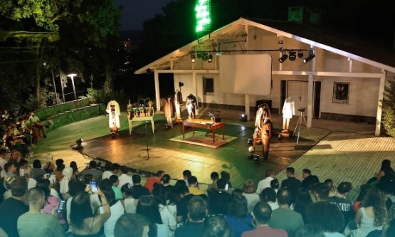 Nilüfer Belediyesi Kent Tiyatrosu Yaz Sezonunu Açıyor: 'Ormandaki Kulübe'de Sanat Dolu Akşamlar!