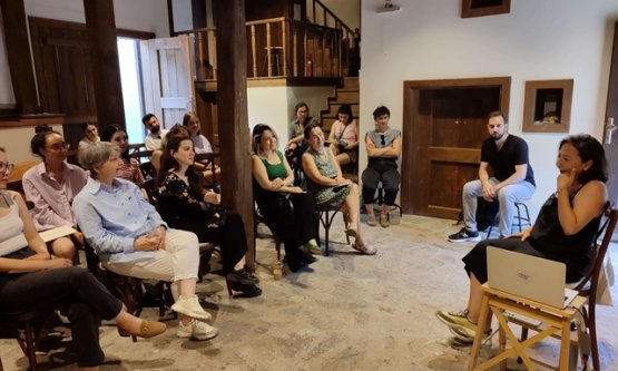 Nilüfer Belediyesi Misi Sanatevi'nde 'Sanatçının Galaksi Rehberi' Tamamlandı: Genç Sanatçılara Kariyer Desteği!