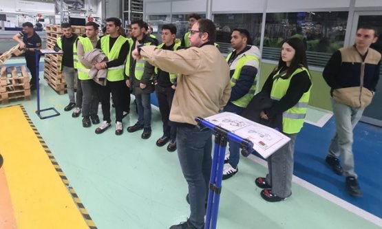 Orhangazi'den Eğitime Dev Hamle: Yeniköy Asil Çelik MYO ile Sanayi ve Öğrenci Buluşuyor!
