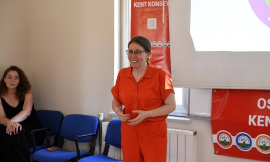 Osmangazi Belediyesi'nden Kadınlara Yönelik Kapsamlı Eğitim: Cinsel Sağlık, Hijyen ve Beslenme Gündemde!