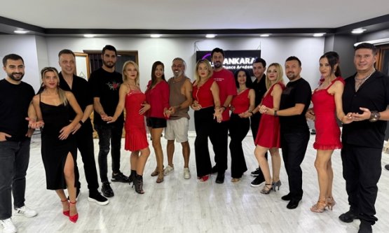 Salsa Ankara Dans Akademisi'nden 15 Yıllık Büyülü Yolculuk: Latin Ritimleri Ankara'yı Sallıyor!