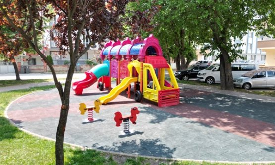 İnegöl Belediyesi'nden Çocuk Parklarına Büyük Yatırım: 34 Park Yenilendi