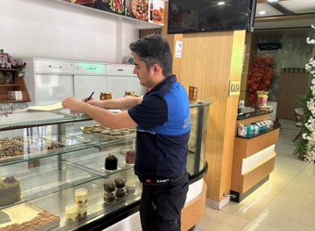İnegöl Belediyesi'nden Pastane ve Tatlıcılara Kapsamlı Denetim