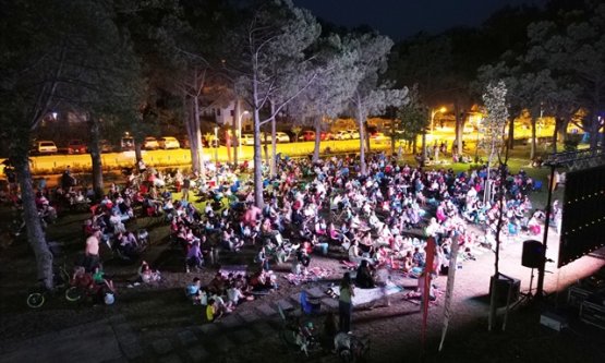 İznik'te Nostaljik Yaz Akşamları: Açık Hava Sineması Coşkusu