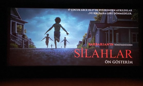 Korku Sinemasının Yeni Yıldızı Zach Cregger, 'Silahlar (Weapons)' Filmiyle Geri Dönüyor!