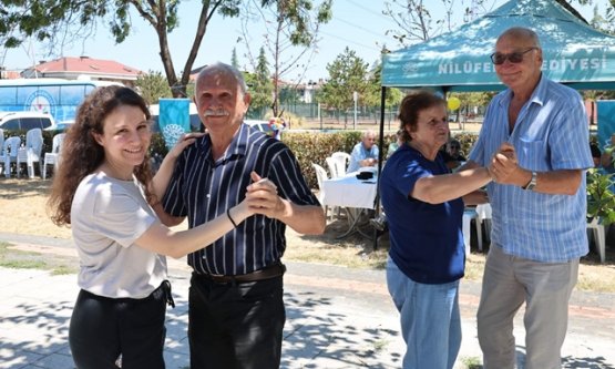Nilüfer Belediyesi Huzurevi Sakinlerini Piknikte Buluşturdu