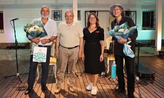 Nilüfer Belediyesi Kent Tiyatrosu Yaz Sezonunu Sanat Dolu Bir Açılışla Başlattı: Altan Gördüm ve Haluk Çetin Sahnedeydi!