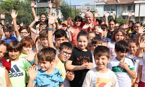 Nilüfer'de Spor Küçük Yaşta Başlar: Başkan Şadi Özdemir'den Sürpriz Ziyaret!
