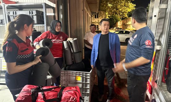 Osmangazi Belediyesi, Balıkesir Depremine Hızla Müdahale Etti