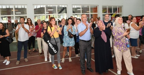 Osmangazi'de 30 Ağustos Zafer Coşkusu Tenis Kortlarına Taşındı