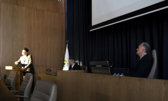 İnegöl Belediyesi Meclisi'nde Kurtuluş Coşkusu: Yapay Zeka Desteğiyle Tarihi Anlar
