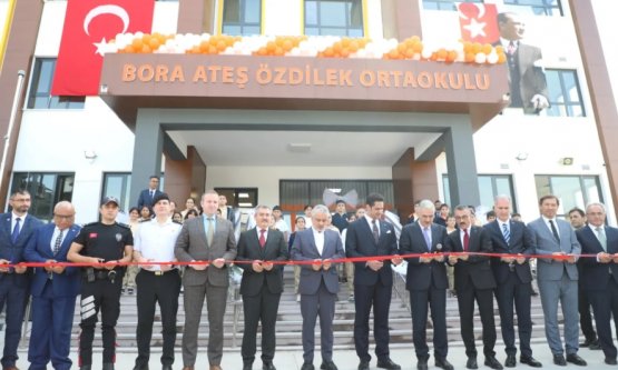 İnegöl'e Yeni Okul: Bora Ateş Özdilek Ortaokulu Hizmete Açıldı