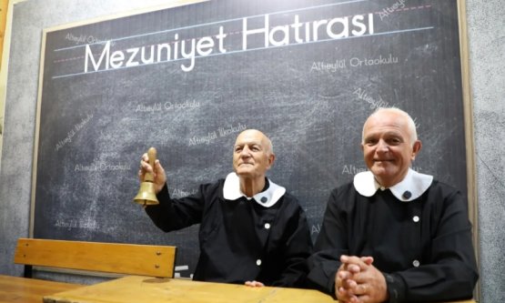 İnegöl'ün 70 Yıllık Hatırası: Altıeylül Okulu Sergisi Açıldı
