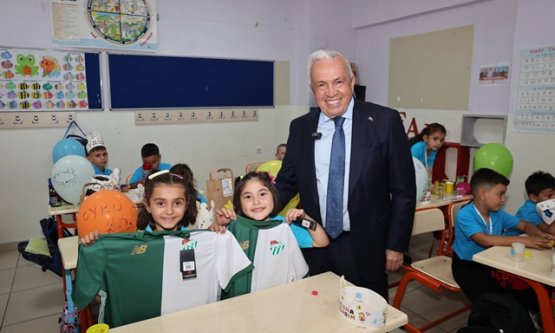 Nilüfer Belediye Başkanı'ndan Okullara Sürpriz Ziyaret