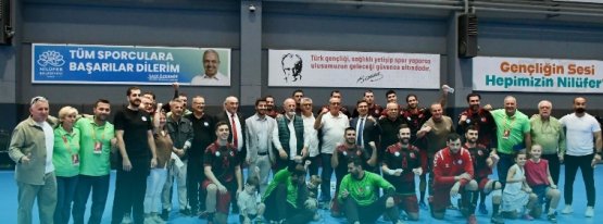 Nilüfer Belediyespor Hentbol Takımı Dur Durak Bilmiyor: Beykoz'u Farklı Geçti