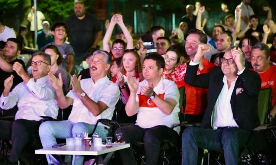 Osmangazi'de Milli Maç Heyecanı: Türkiye Finalde!