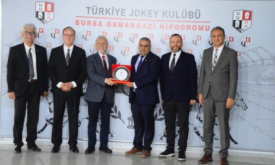 AGSYD Geleneksel Koşusu'nu 'DEMRENİN KIZI' Kazandı: Kupa Sahiplerini Buldu