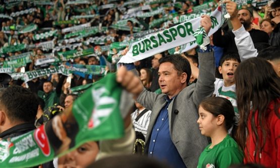 Başkan Erkan Aydın'dan 120 Çocuğa Unutulmaz Bursaspor Deneyimi: 'Gönüllere Bursaspor Sevgisi Kazanıyor'