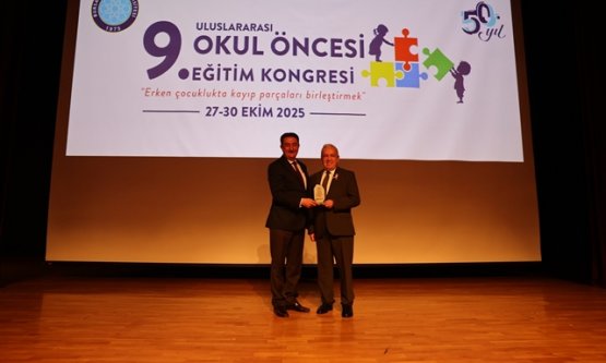 Başkan Şadi Özdemir Uluslararası Kongre'de Konuştu: 'Nilüfer'de 5 Yılda 20 Yeni Kreş Hedefliyoruz'