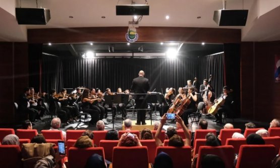 Bursa Bölge Devlet Senfoni Orkestrası İnegöl'de Sahne Aldı: Klasik Müzikle Unutulmaz Gece